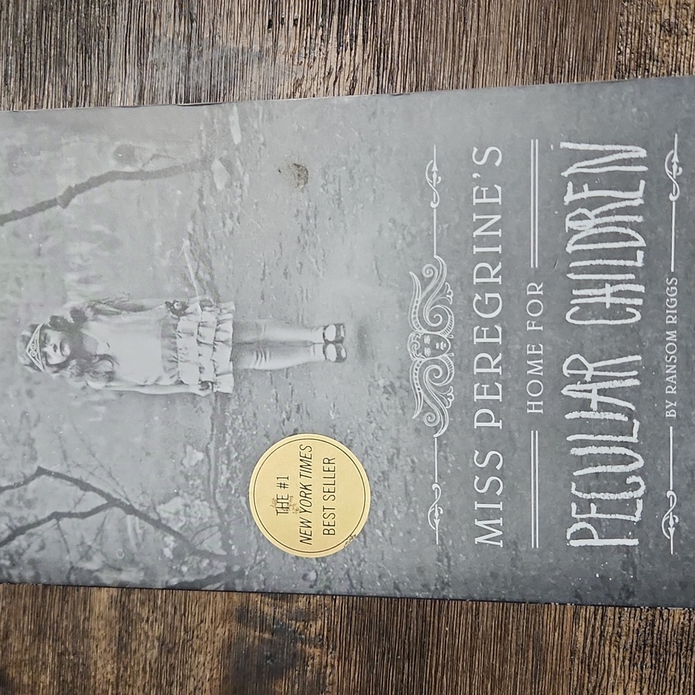 Miss Peregrine's Home for Peculiar Children by Ransom Riggs, Bestselling novel